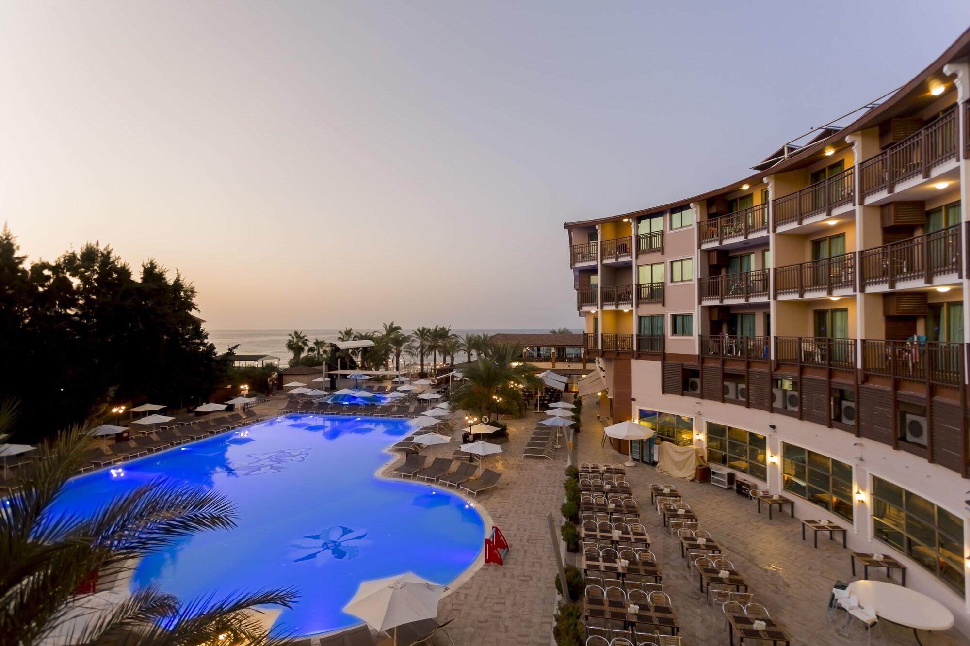 1 quattro family club dem hotel. Quattro Family Club dem Hotel HV-1. Quattro Family Club dem Hotel Alanya HV-1 Турция Конаклы. Отель quattro Family Club dem Hotel Alanya. Quattro Family Club dem Hotel HV-1 (ex. Club dem Spa & Resort Hotel) 4* Алания.